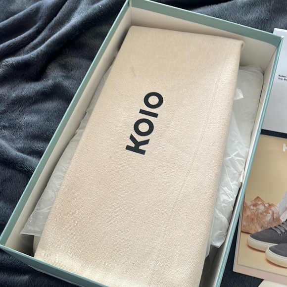 Koio “Capri” stone color, three velcro strap sneakers. - Picture 12 of 14